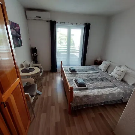 Matic Nikola بيت ضيافة Baška Voda